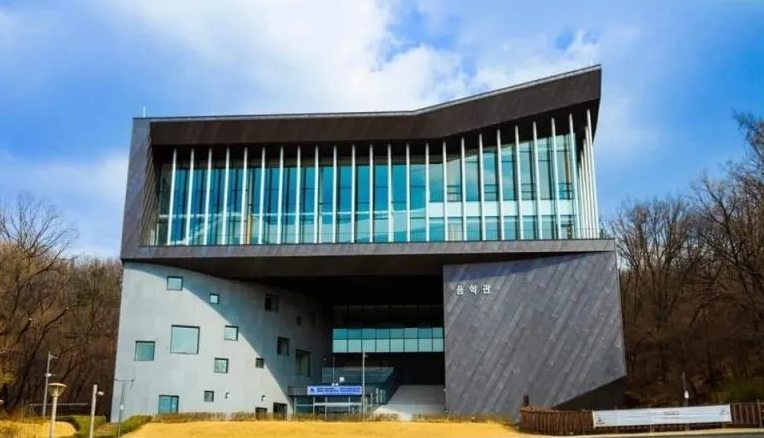 韩国留学首尔市立大学申请条件