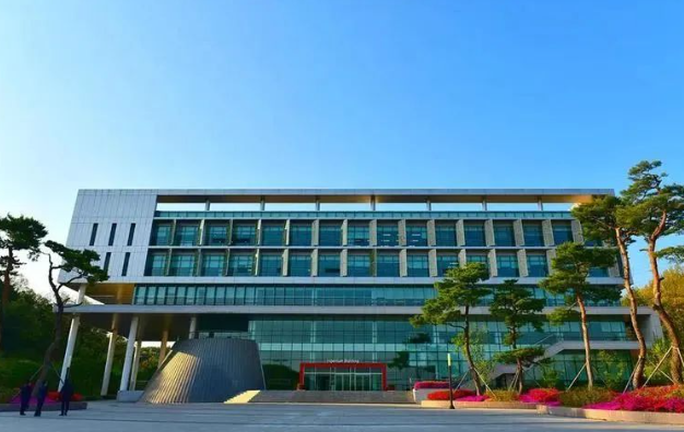 韩国留学去公立大学好还是私立大学好呢？