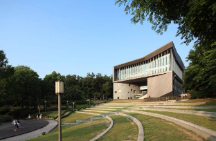 中央大学