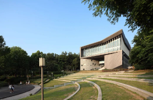 申请山东女子学院韩国留学中央大学预科班花多少钱？